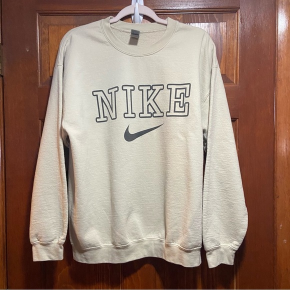 Vintage Nike Spell Out Tan with Swoosh Men's Crewneck Sweatshirt Gildan Tag LG - Picture 9 of 11